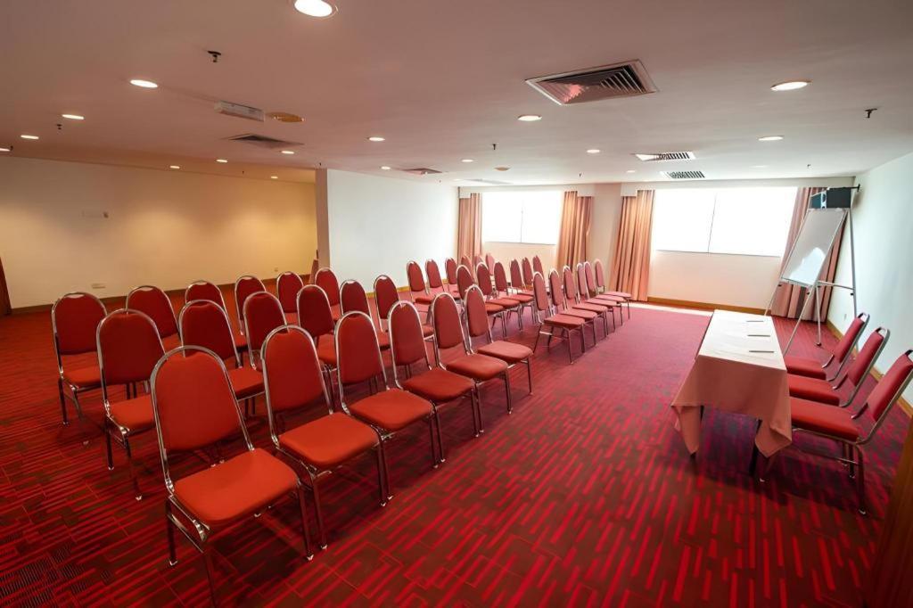Hotel Continental George Town Esterno foto