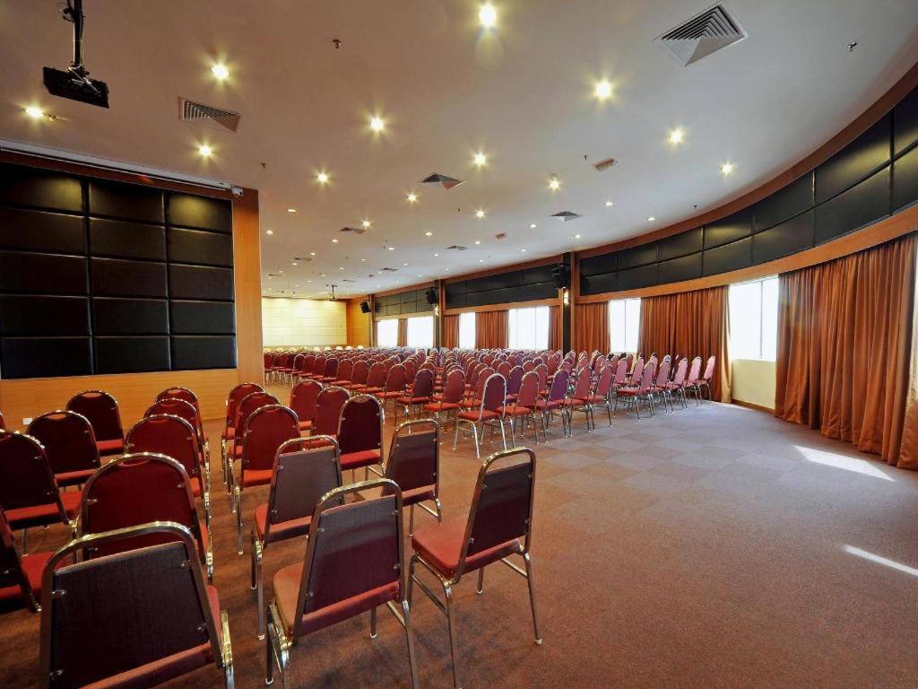 Hotel Continental George Town Esterno foto