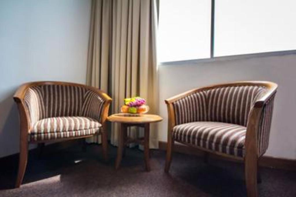 Hotel Continental George Town Esterno foto
