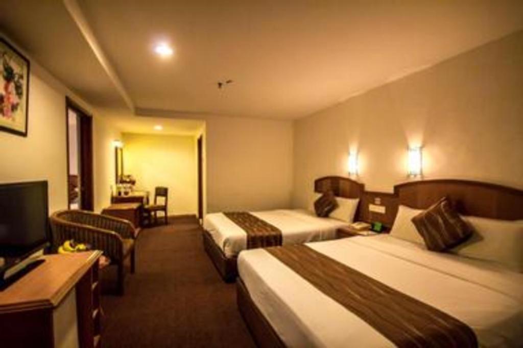 Hotel Continental George Town Esterno foto