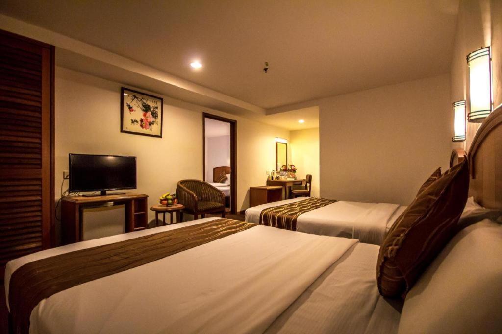 Hotel Continental George Town Esterno foto