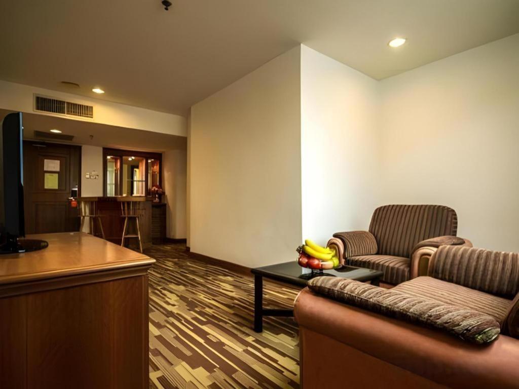 Hotel Continental George Town Esterno foto