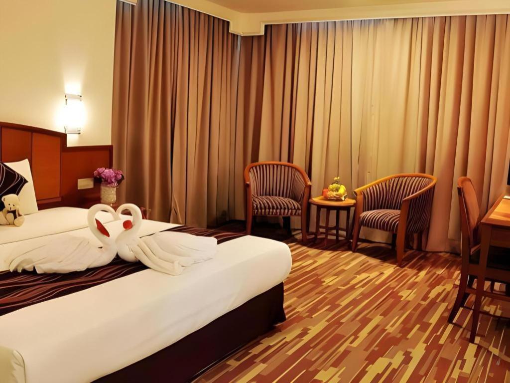 Hotel Continental George Town Esterno foto