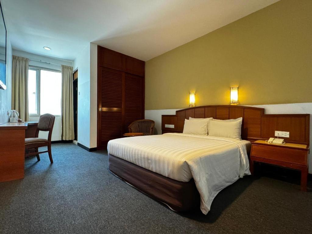 Hotel Continental George Town Esterno foto