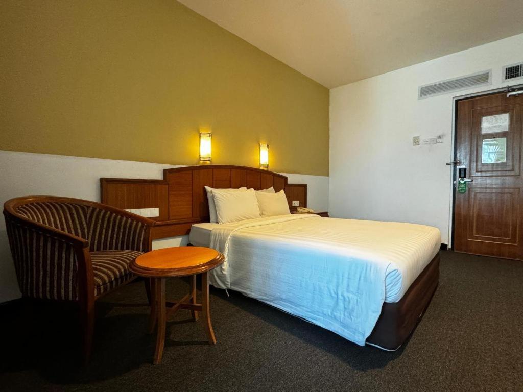 Hotel Continental George Town Esterno foto